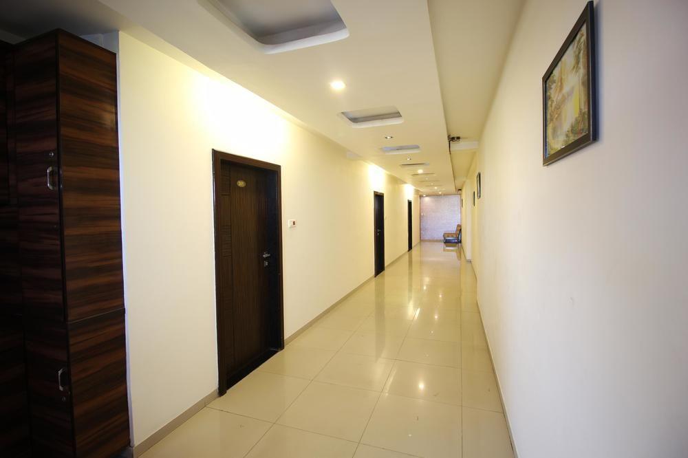 Oyo Premium Law Garden C G Road Hotel Ahmedabad Exterior photo