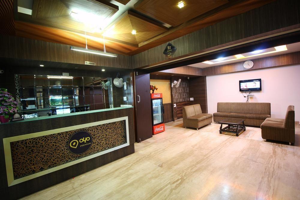 Oyo Premium Law Garden C G Road Hotel Ahmedabad Exterior photo