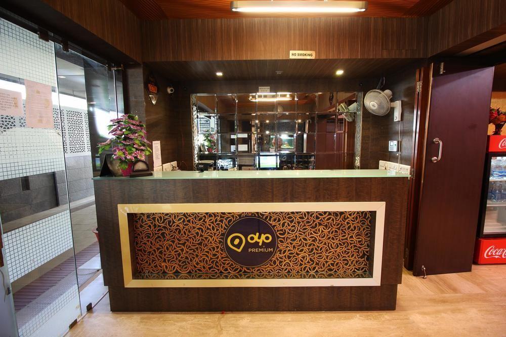 Oyo Premium Law Garden C G Road Hotel Ahmedabad Exterior photo